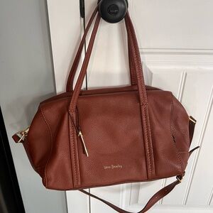 Vera Bradley leather purse
Comes from a smoke and pet free home.